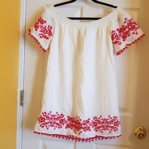 Ivory dress w/ red flower & pom pom details - Picture 2 of 4